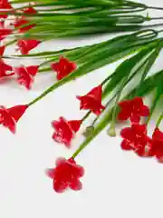 Красный искусственные цветы. Колокольчики (пластиковый букет). Композиция