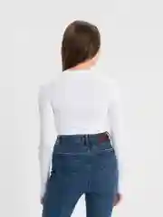 Белый женский топ с длинным рукавом