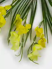 Желтый искусственные цветы. Подснежники (двухцветный букет). Композиция