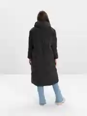 Черный пуховик из утиного пуха