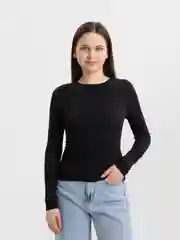 Черный футболка с вырезом на спине