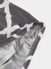 Угольный чехол на офисное кресло с узором