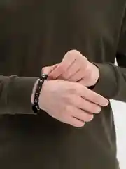 Тёмно-серый браслет мужской