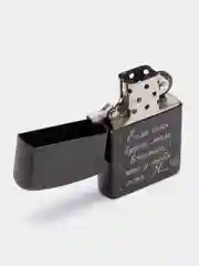 Черный зажигалка бензиновая в стиле "Zippo" с лазерной гравировкой