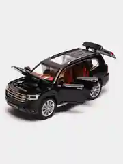Красный модель автомобиля Toyota Land Cruiser 300