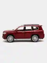 Красный модель автомобиля Toyota Land Cruiser 300