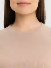 Бежевый топ с длинными рукавами