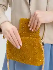 Багровый сумка женская из акриловых бусин, на цепочке,