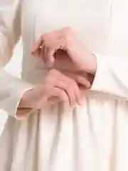 Молочный платье длины миди с буфами