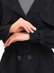 Черный базовый женский тренч LaFemme