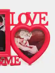 Розовый фоторамка "LOVE"