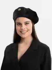 Бархатный французский берет