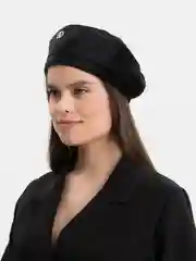 Бархатный французский берет