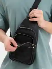 Черный нагрудная сумка, из натуральной кожи