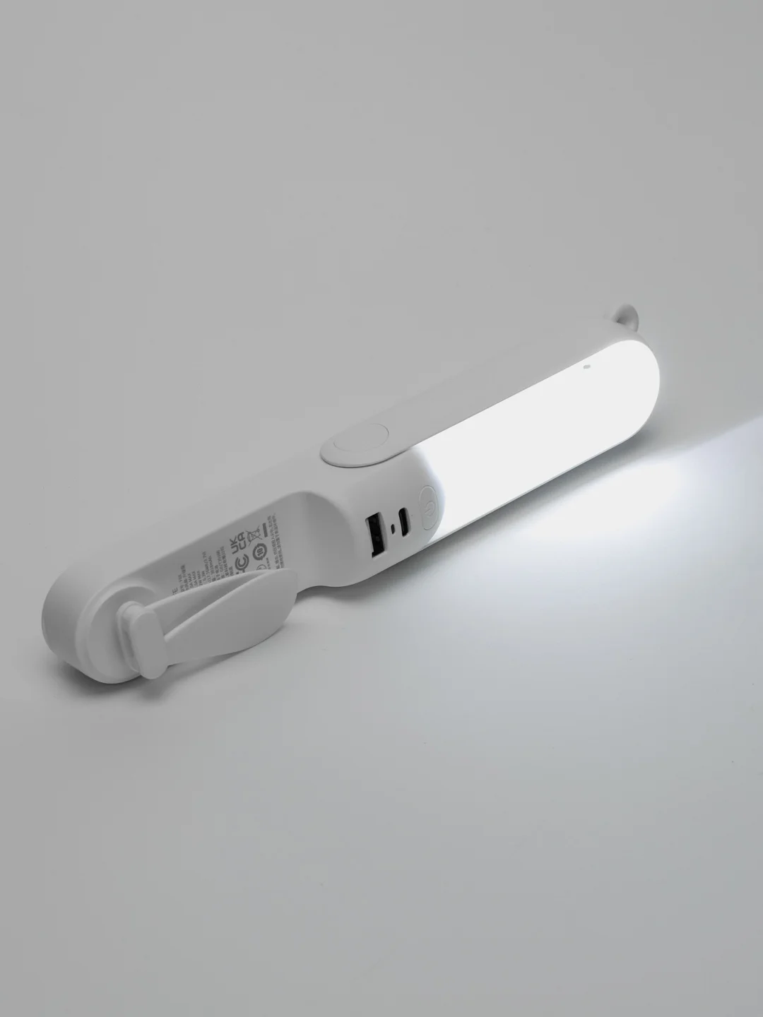 Портативный мини-вентилятор с фонариком и внешним аккумулятором (power bank)