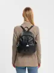 Черный рюкзак женский с подвеской медведя