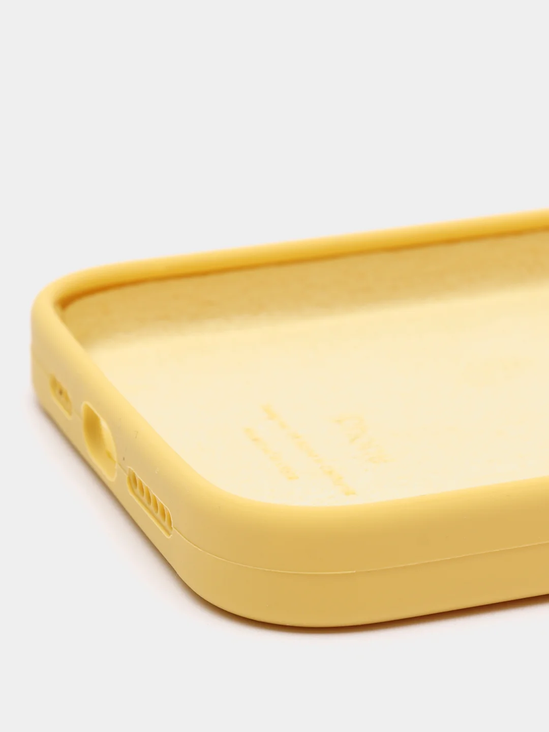 Светло-жёлтый чехол Silicone Case для iPhone 14, 14 Pro, 14 Plus, 14 Pro Max, с закрытым низом
