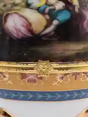Шкатулка керамическая яйцо