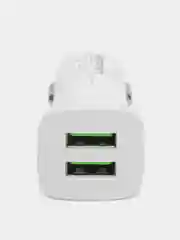 Белый автомобильное зарядное устройство, 2 разъема USB