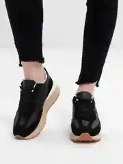 Женские кроссовки