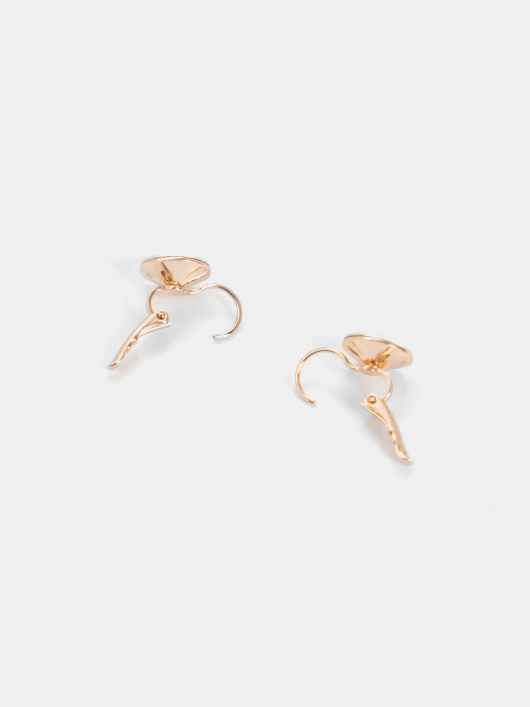 Золотой серьги с камнем Swarovski