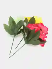 Зелёный хаки искусственные цветы. Климатисы (букет). Композиция. Высота: 210 мм