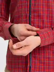Красный рубашка мужская, с длинном рукавом