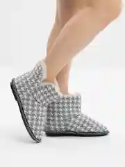 Белый чуни-тапочки домашние утепленные Soft Slippers "Вязанка" на подошве ЭВА