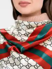 Молочный женский шелковый платок