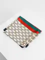 Молочный женский шелковый платок