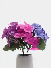 Коралловый меланж искусственные цветы, фиалки, пластиковый букет, композиция 20 см
