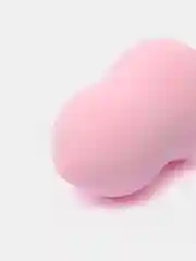 Розовый спонж для макияжа