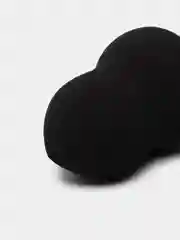 Черный спонж для макияжа