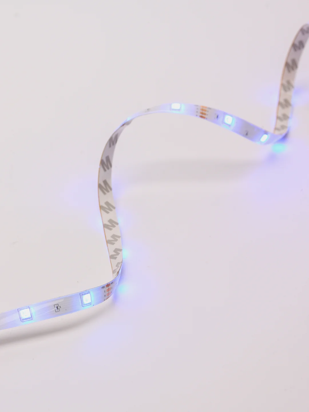 Светодиодная LED лента в автомобиль / кровать 5 м,28 режимов, USB, управление со смартфона