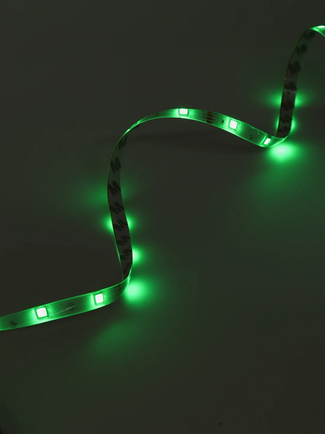 Светодиодная LED лента в автомобиль / кровать 5 м,28 режимов, USB, управление со смартфона