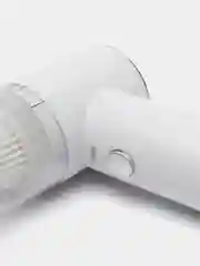 Белый вакуумный беспроводной мини-пылесос