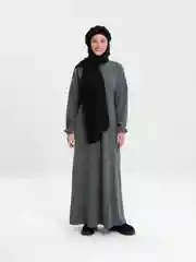 Черный берет с шифоновым хиджабом