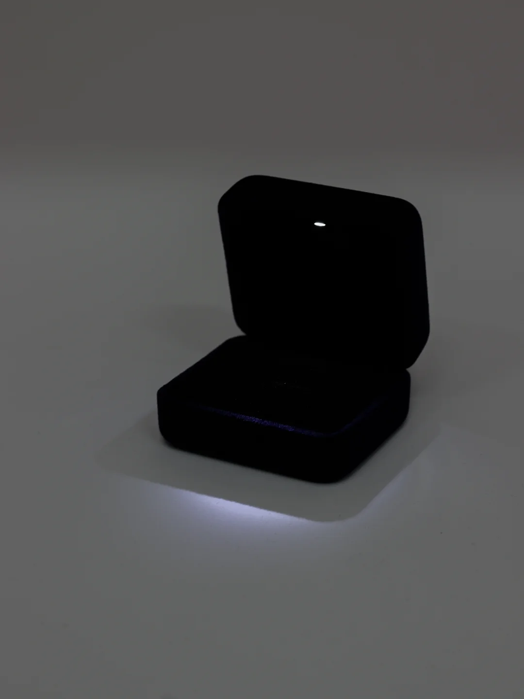 Синий led-коробка бархатна,коробка для обручального кольца,подарочная упаковка коробка