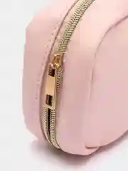 Розовый косметичка