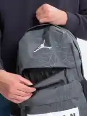 Серый рюкзак спортивный