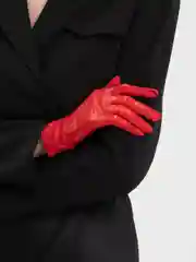 Алый перчатки ажурные