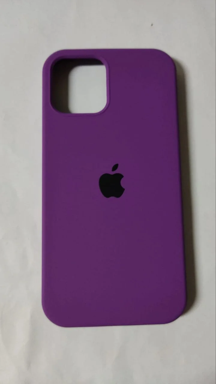 Пурпурный чехол Silicone Case для iPhone 12 / iPhone 12 Pro, закрытый низ