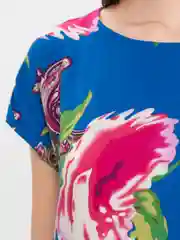 Розовый платье