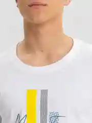 Белый футболка с длинными рукавами