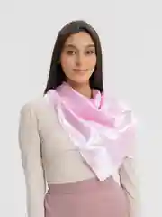 Розовый платок атласный