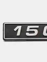 Орнамент (шильдик) заднего крыла "1500 L" матовый для ВАЗ 2105, 2107