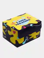 Красный подарочная коробка с конфетти