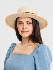 Соломенная шляпа, с лентой
