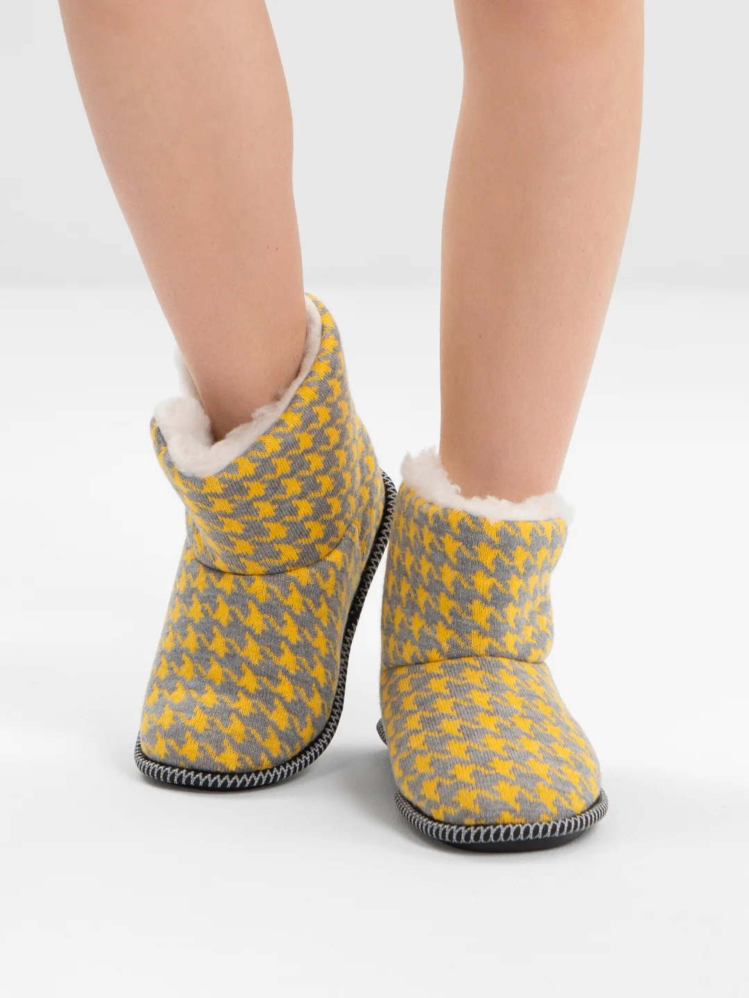 Желтый чуни-тапочки домашние утепленные Soft Slippers "Вязанка" на подошве ЭВА