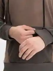 Бежевый костюм мужской, спортивный